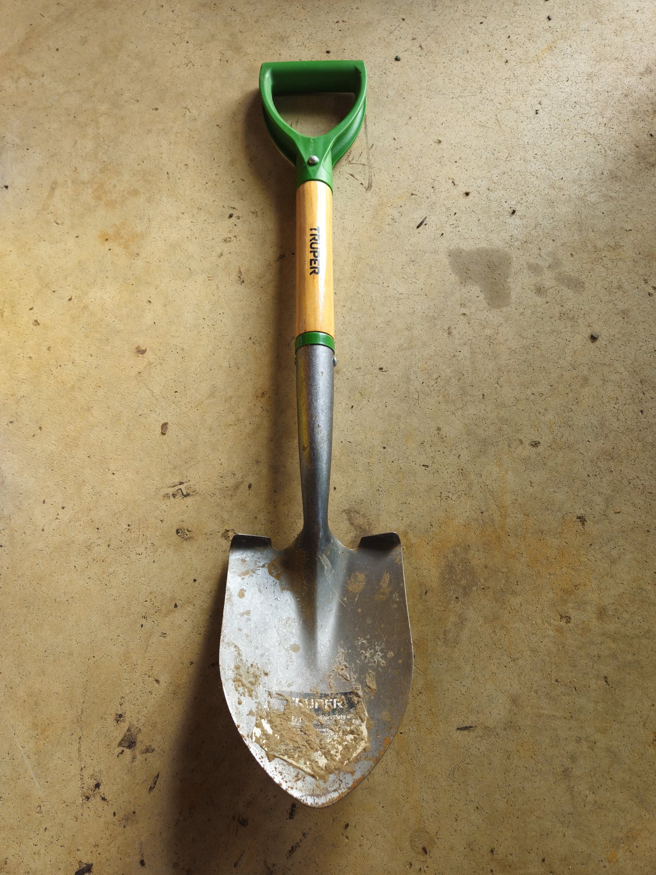 George’s short-handled Truper shovel after a week of digging